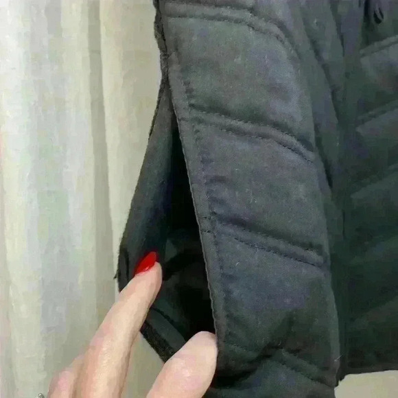 Black vest with Faux Fur Collar 1X stretchy Item# 4H - Picture 5 of 7